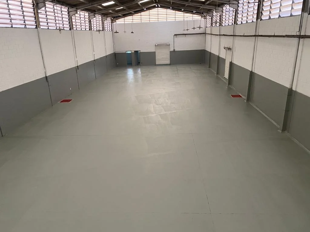 Galpão de 750m² de área construída em 1.400m² de terreno em Barueri