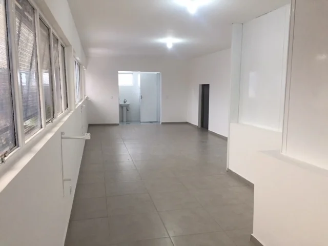 Galpão de 750m² de área construída em 1.000m² de terreno em Barueri