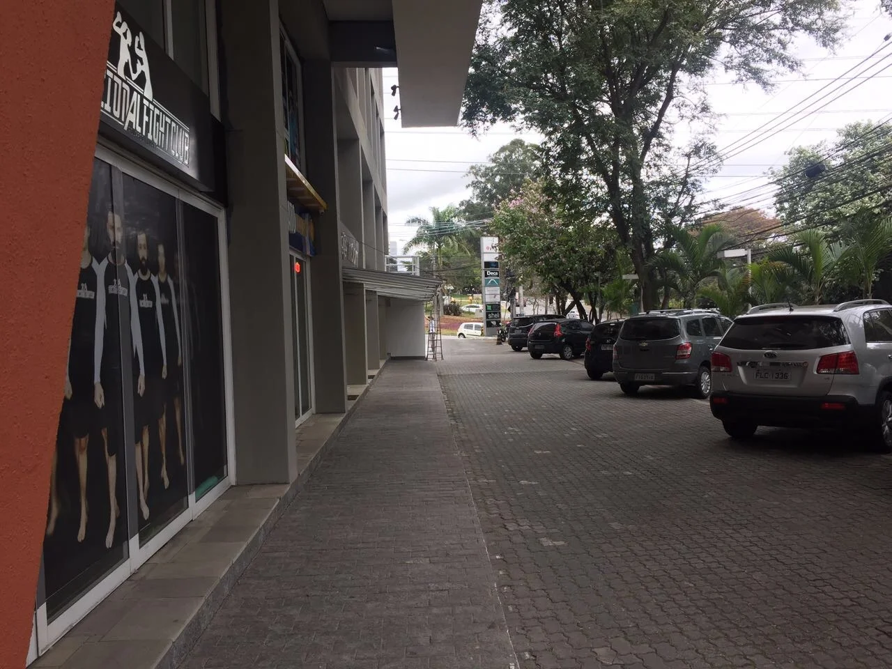 Loja comercial no centro de Alphaville