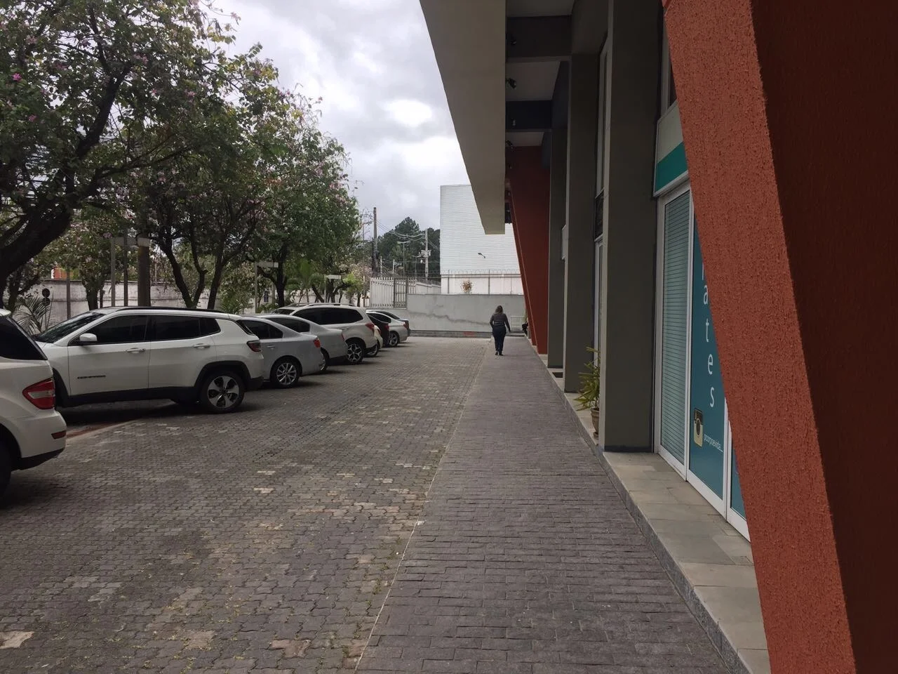 Loja comercial no centro de Alphaville