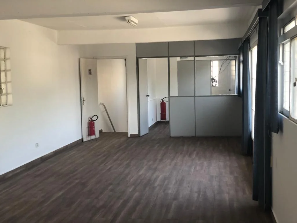 Galpão de 1.200m² de área construída em 1.000m² de terreno em Barueri