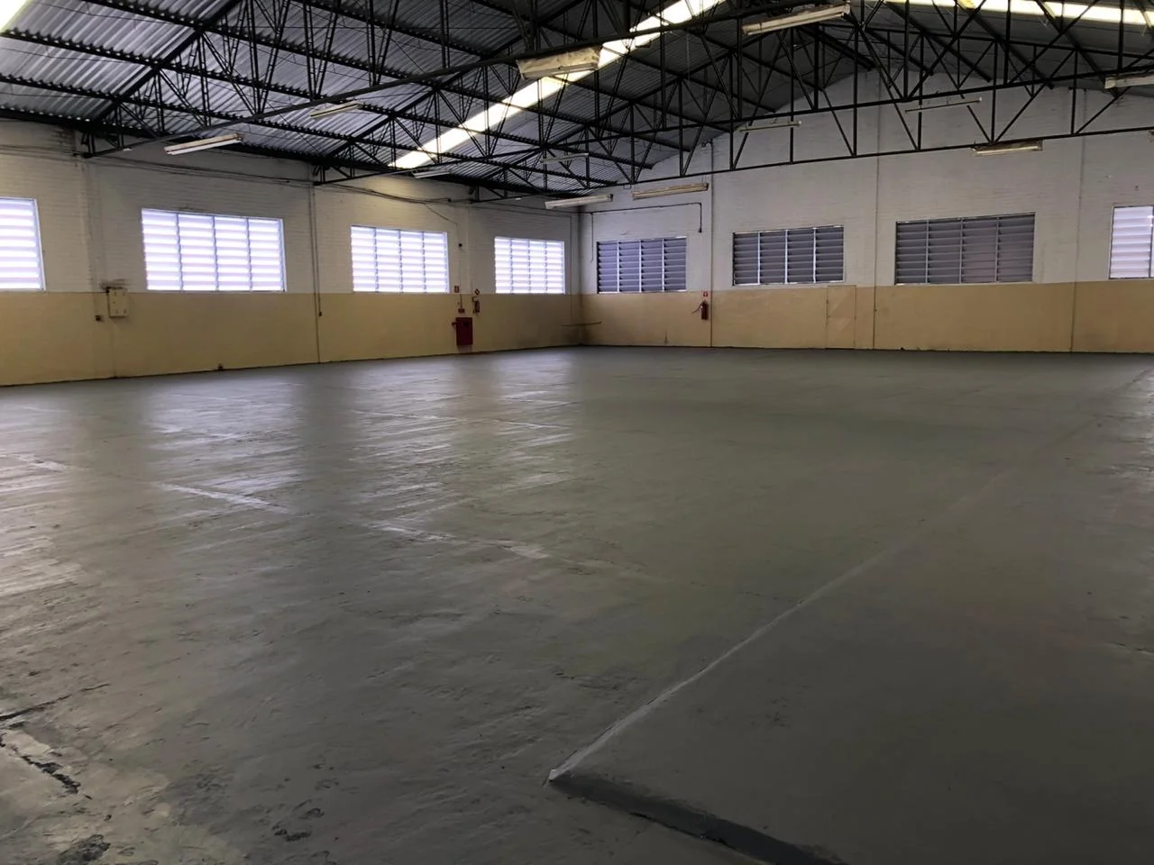 Galpão de 1.200m² de área construída em 1.000m² de terreno em Barueri