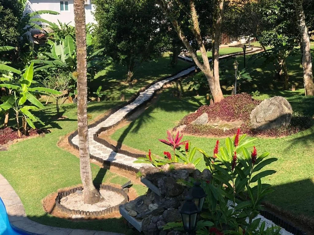 Casa de Praia em Guaecá, São Sebastião com 4 Dorm. 2 Suítes