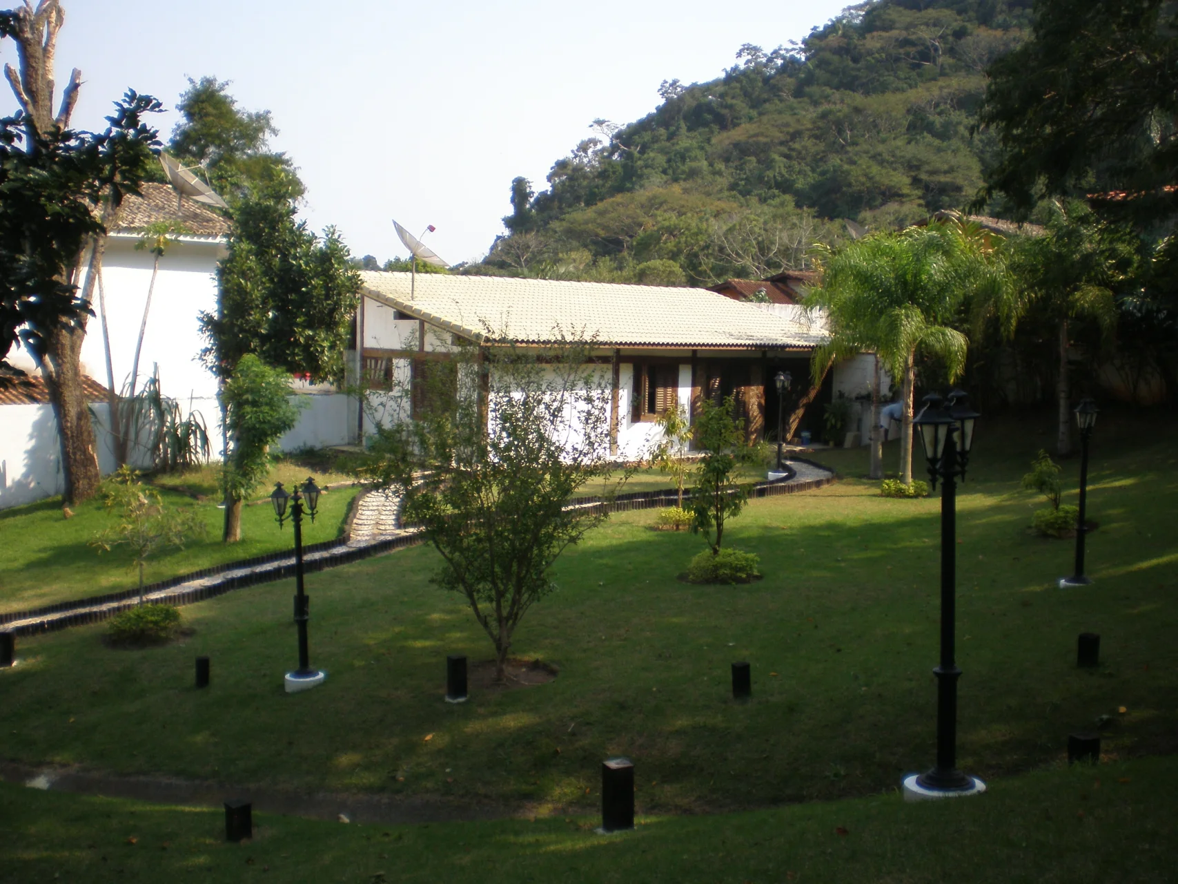 Casa de Praia em Guaecá, São Sebastião com 4 Dorm. 2 Suítes