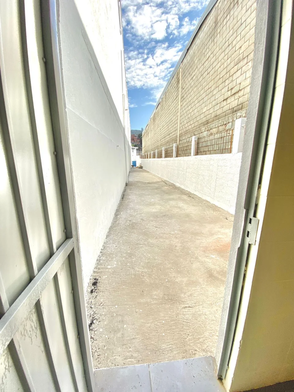 Galpão de 1.179m² de área construída em 1.300m² de terreno em Barueri