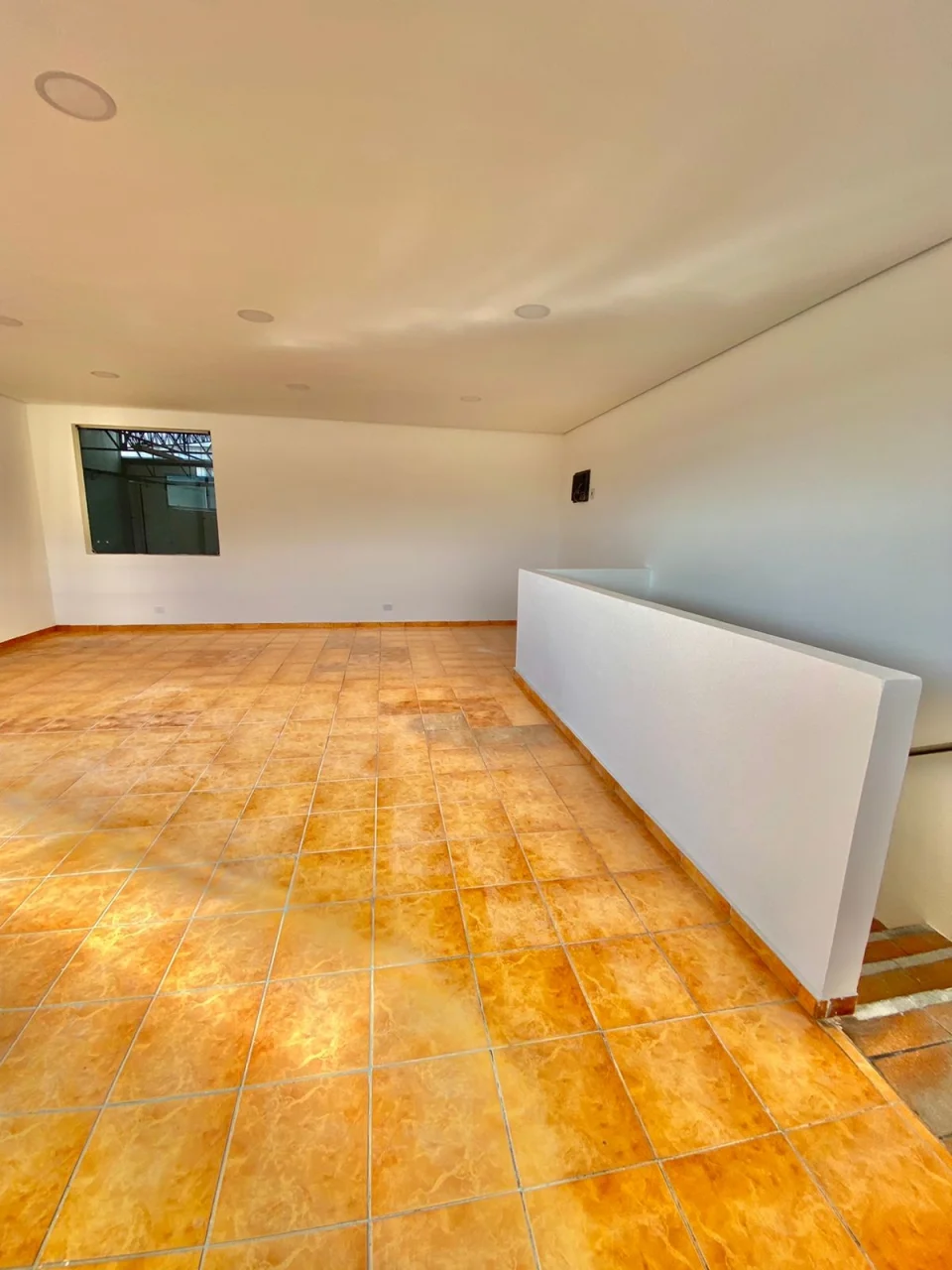 Galpão de 1.179m² de área construída em 1.300m² de terreno em Barueri