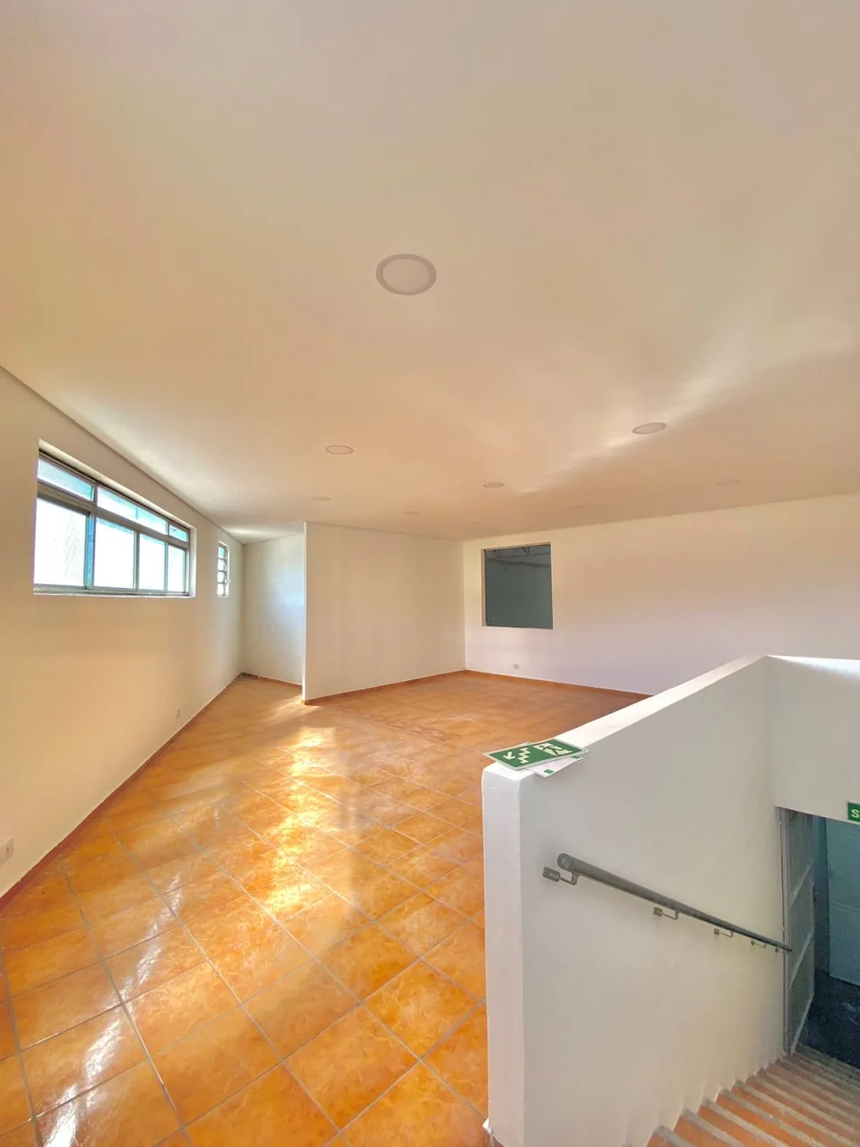 Galpão de 1.179m² de área construída em 1.300m² de terreno em Barueri