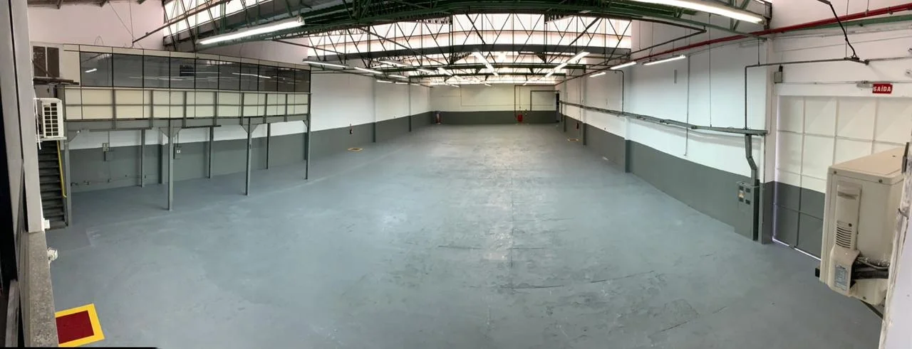 Galpão de 1.200m² de área construída em 1.800m² de terreno em Barueri