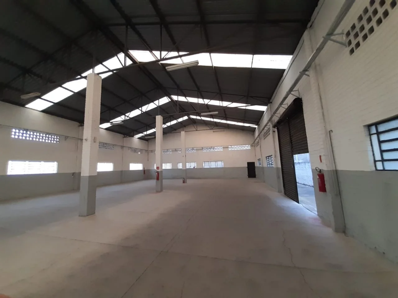 Galpão de 750m² de área construída em 1.000m² de terreno em Barueri