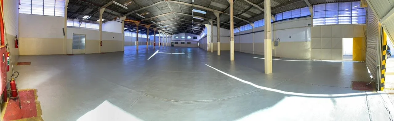 Galpão de 2.200m² de área construída em 5.525m² de terreno em Barueri