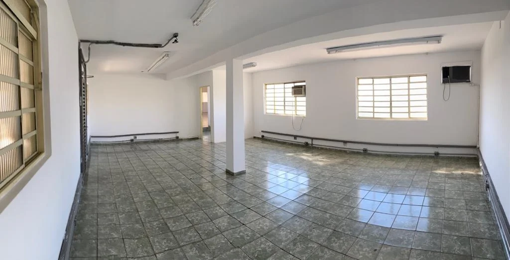 Galpão de 2.200m² de área construída em 5.525m² de terreno em Barueri